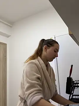 MissMay online show from September 2025 06:57:01 PM