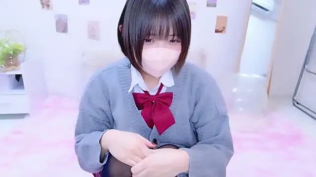 Hinata Sun online show from December 2025 01:32:01 PM