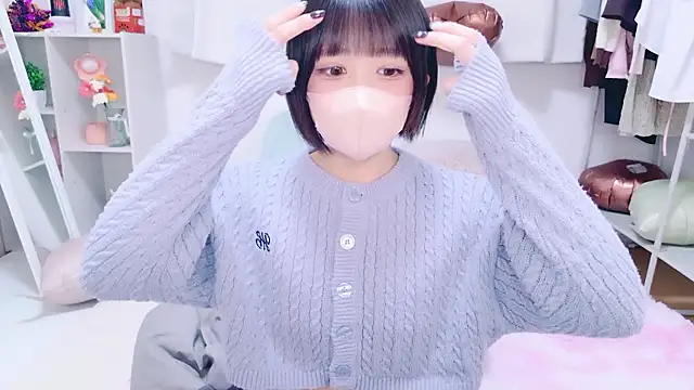 Hinata Sun online show from February 2026 03:42:01 PM