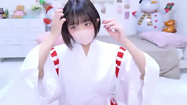 Hinata Sun online show from December 2025 02:30:02 PM