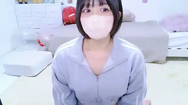 Snapshot of Hinata_Sun chatting on May 2026 09:07:01 PM Hinata Sun online show from May 2026 09:07:01 PM