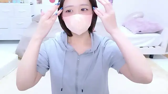 Hinata Sun online show from June 2026 10:21:02 PM