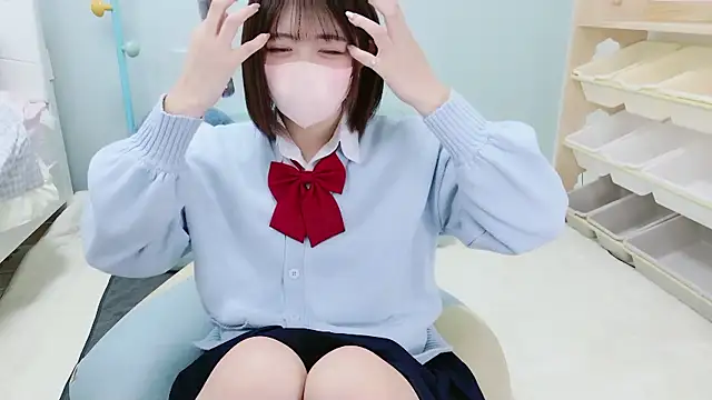 Hinata Sun online show from November 2025 11:37:01 AM