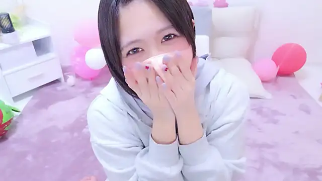 Hinata Sun online show from April 2026 07:52:01 PM