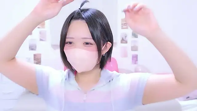 Hinata Sun online show from April 2026 08:37:02 PM