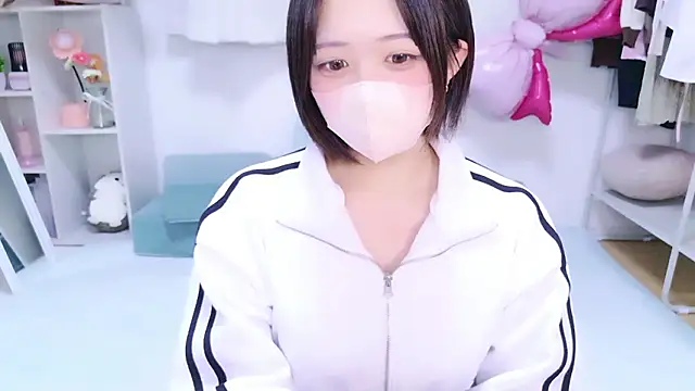 Hinata Sun online show from April 2026 09:51:02 PM