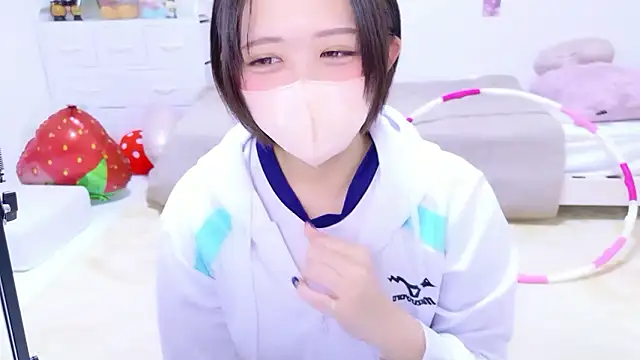 Snapshot of Hinata_Sun chatting on May 2026 12:00:02 PM Hinata Sun online show from May 2026 12:00:02 PM
