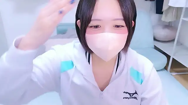 Hinata Sun online show from June 2026 12:32:02 PM