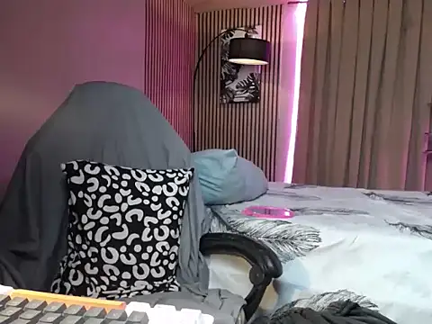 Snapshot of alex_cummer chatting on October 2025 04:52:02 PM alex cummer online show from October 2025 04:52:02 PM