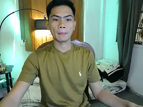 Snapshot of alex_cummer chatting on July 2026 05:18:02 AM alex cummer online show from July 2026 05:18:02 AM