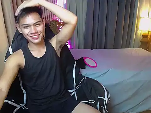 Snapshot of alex_cummer chatting on November 2025 04:18:02 PM alex cummer online show from November 2025 04:18:02 PM