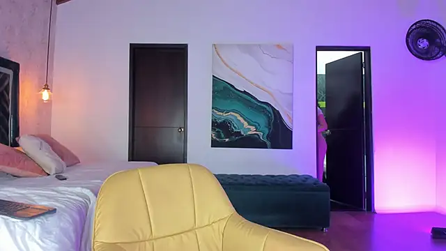 Sofi Moreno online show from September 2025 12:27:02 PM