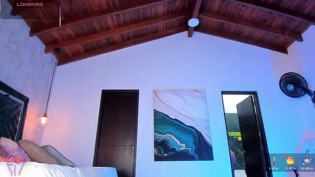 Snapshot of Sofi_Moreno chatting on November 2025 12:04:02 PM Sofi Moreno online show from November 2025 12:04:02 PM