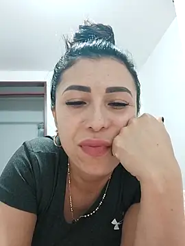 mia mancinii online show from February 2026 11:39:01 PM