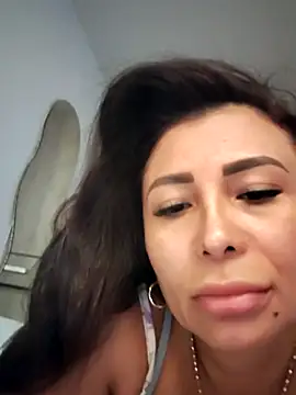 mia mancinii online show from April 2026 04:35:02 PM