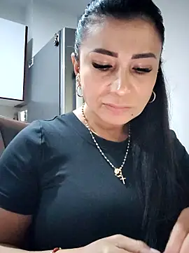 mia mancinii online show from June 2026 12:32:02 AM