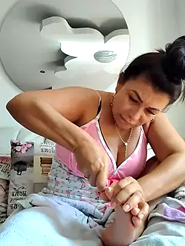 mia mancinii online show from April 2026 06:58:02 PM