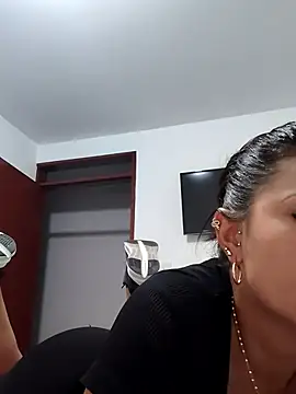 mia mancinii online show from July 2026 01:30:01 AM