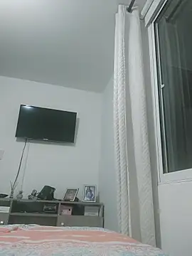 mia mancinii online show from December 2025 12:11:02 AM