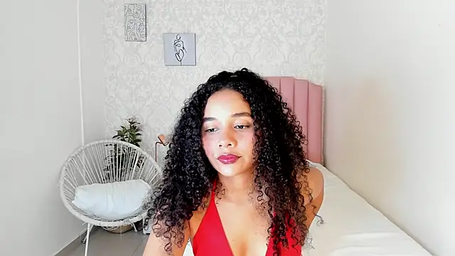 esther sofia online show from April 2026 08:05:01 PM