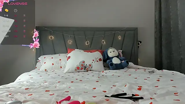 qimiiqo online show from October 2025 04:23:02 AM