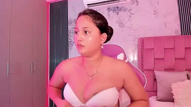Laly Cherry  online show from September 2025 12:33:01 PM