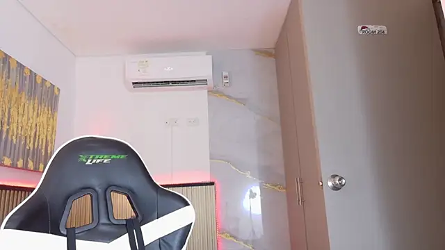 Laly Cherry  online show from December 2025 12:15:01 PM