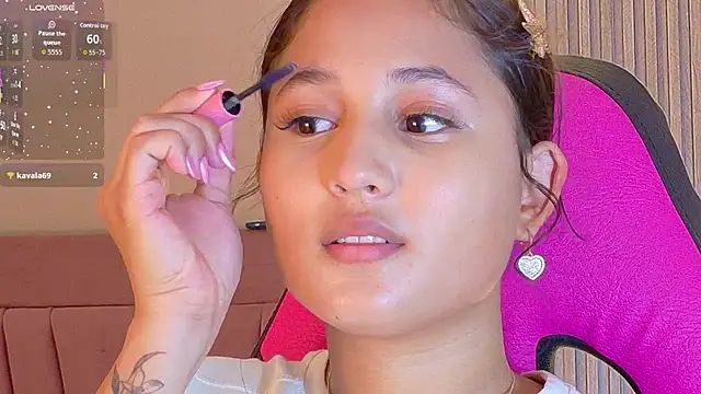 Laly Cherry  online show from November 2025 12:31:02 PM