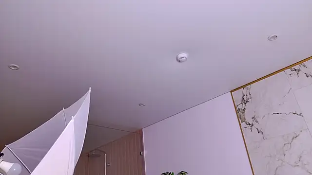 AmadaReine online show from October 2025 01:21:02 PM