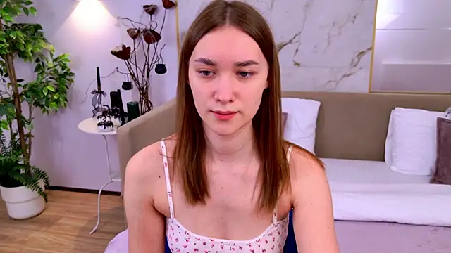 AmadaReine online show from October 2025 04:06:01 PM