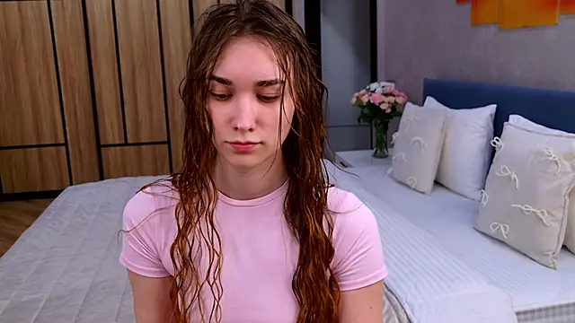 AmadaReine online show from March 2026 04:25:02 PM