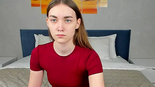 AmadaReine online show from February 2026 04:04:01 PM