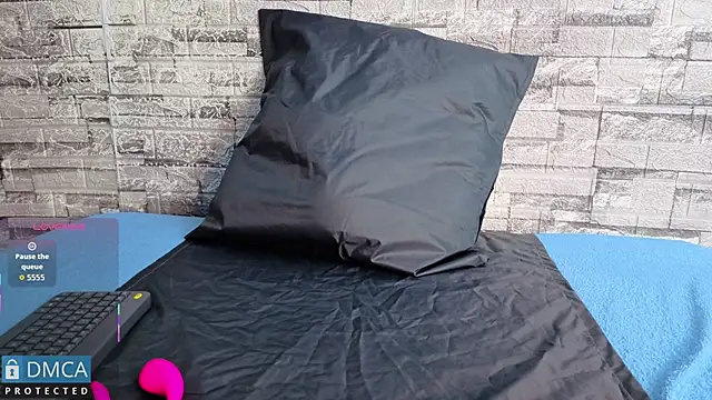 Snapshot of Kiara_Zahiri__ chatting on December 2025 11:09:01 AM Kiara Zahiri online show from December 2025 11:09:01 AM