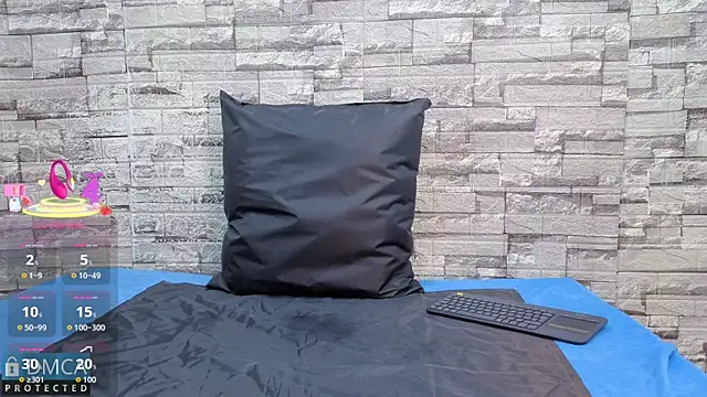 Snapshot of Kiara_Zahiri__ chatting on November 2025 10:59:01 AM Kiara Zahiri online show from November 2025 10:59:01 AM