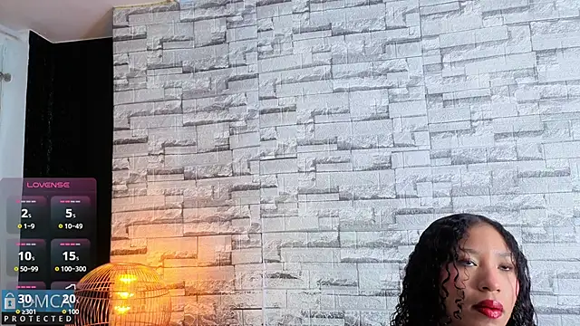 Snapshot of Kiara_Zahiri__ chatting on December 2025 11:01:01 AM Kiara Zahiri online show from December 2025 11:01:01 AM