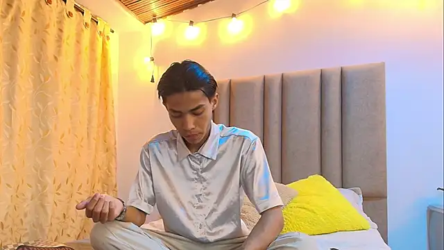 camilo nom online show from October 2025 04:14:01 AM