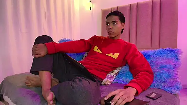 camilo nom online show from October 2025 03:38:02 AM