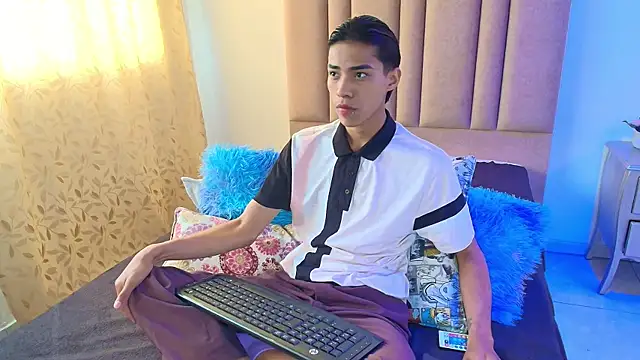 camilo nom online show from October 2025 01:01:01 PM