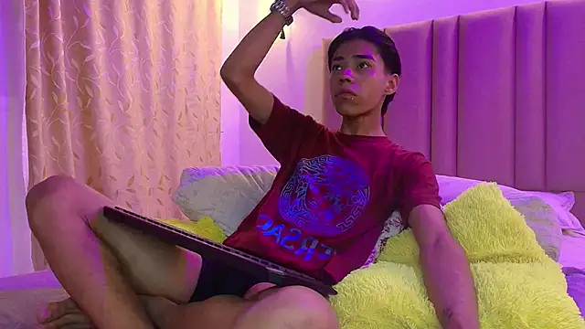 camilo nom online show from October 2025 04:35:01 AM