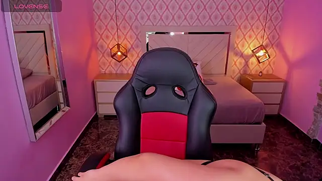 Snapshot of CHRISTY_TEIGEN4 chatting on December 2025 07:24:02 PM CHRISTY TEIGEN4 online show from December 2025 07:24:02 PM