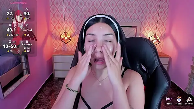 CHRISTY TEIGEN4 online show from September 2025 07:24:02 PM