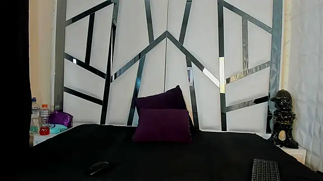 Snapshot of Alisha_Evans_Rs chatting on December 2025 03:46:02 PM Alisha Evans Rs online show from December 2025 03:46:02 PM