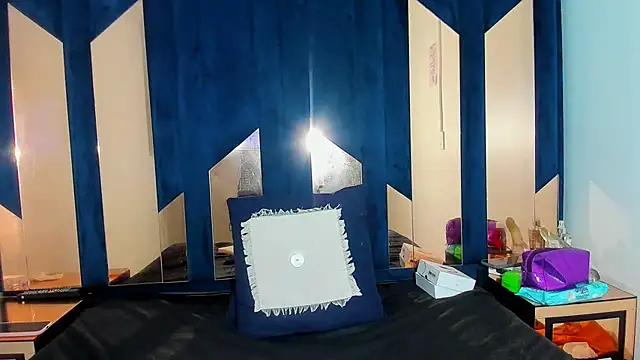 Snapshot of Alisha_Evans_Rs chatting on November 2025 03:49:02 PM Alisha Evans Rs online show from November 2025 03:49:02 PM