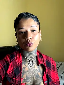 Snapshot of xbigpeach chatting on September 2025 10:32:01 PM xbigpeach online show from September 2025 10:32:01 PM