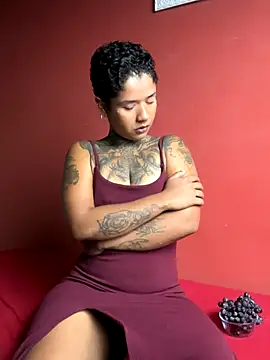 Snapshot of xbigpeach chatting on October 2025 10:10:01 PM xbigpeach online show from October 2025 10:10:01 PM