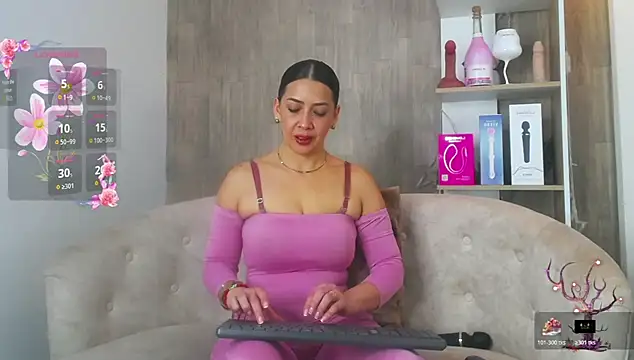 Snapshot of cortney_tayler chatting on November 2025 12:42:02 PM cortney tayler online show from November 2025 12:42:02 PM