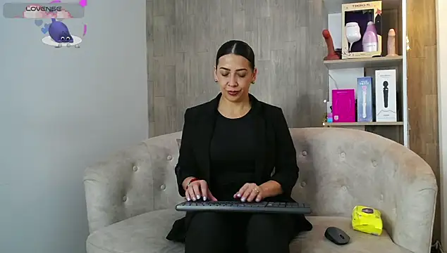 Snapshot of cortney_tayler chatting on December 2025 02:34:01 PM cortney tayler online show from December 2025 02:34:01 PM