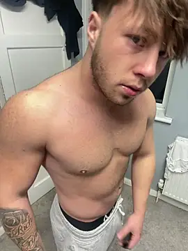 harleybarker online show from November 2025 09:20:01 PM