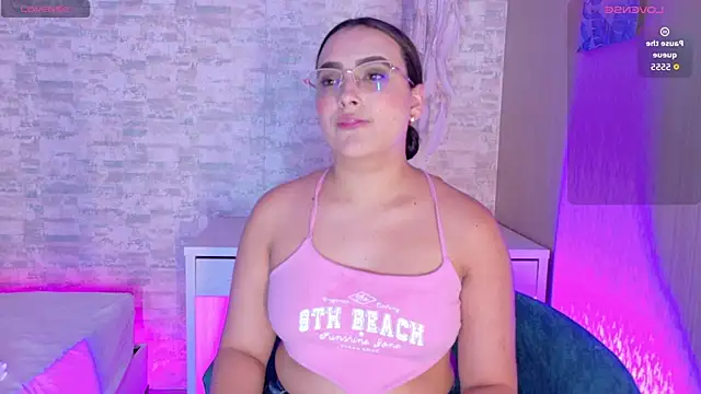 stefannyrivas online show from October 2025 07:39:02 PM