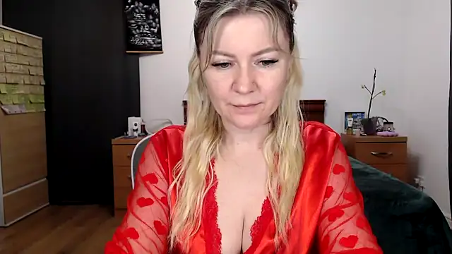 ParadiseAlina online show from April 2026 08:15:01 PM